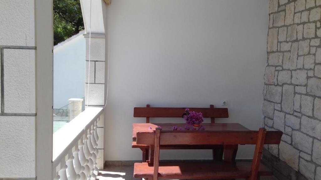 Apartments Gugic Prigradica Exterior photo
